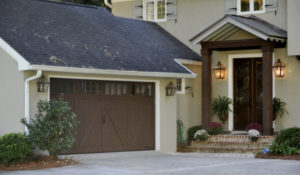 signature-carriage-wood-garage-doors